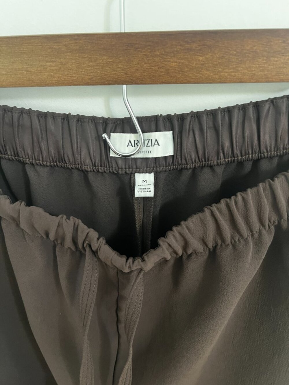 Aritzia Wilfred The Lodge Pants- Crepette- Rich Mocha Brown - Size Medium - Picture 4 of 7